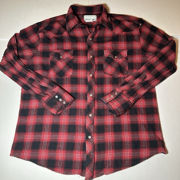 Wrangler Other - Wrangler Men's Black and Red Checkered Shirt